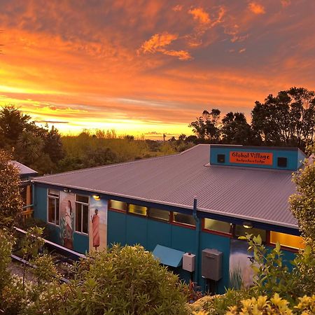 Global Village Travellers Lodge Greymouth Zewnętrze zdjęcie The Village Theatre