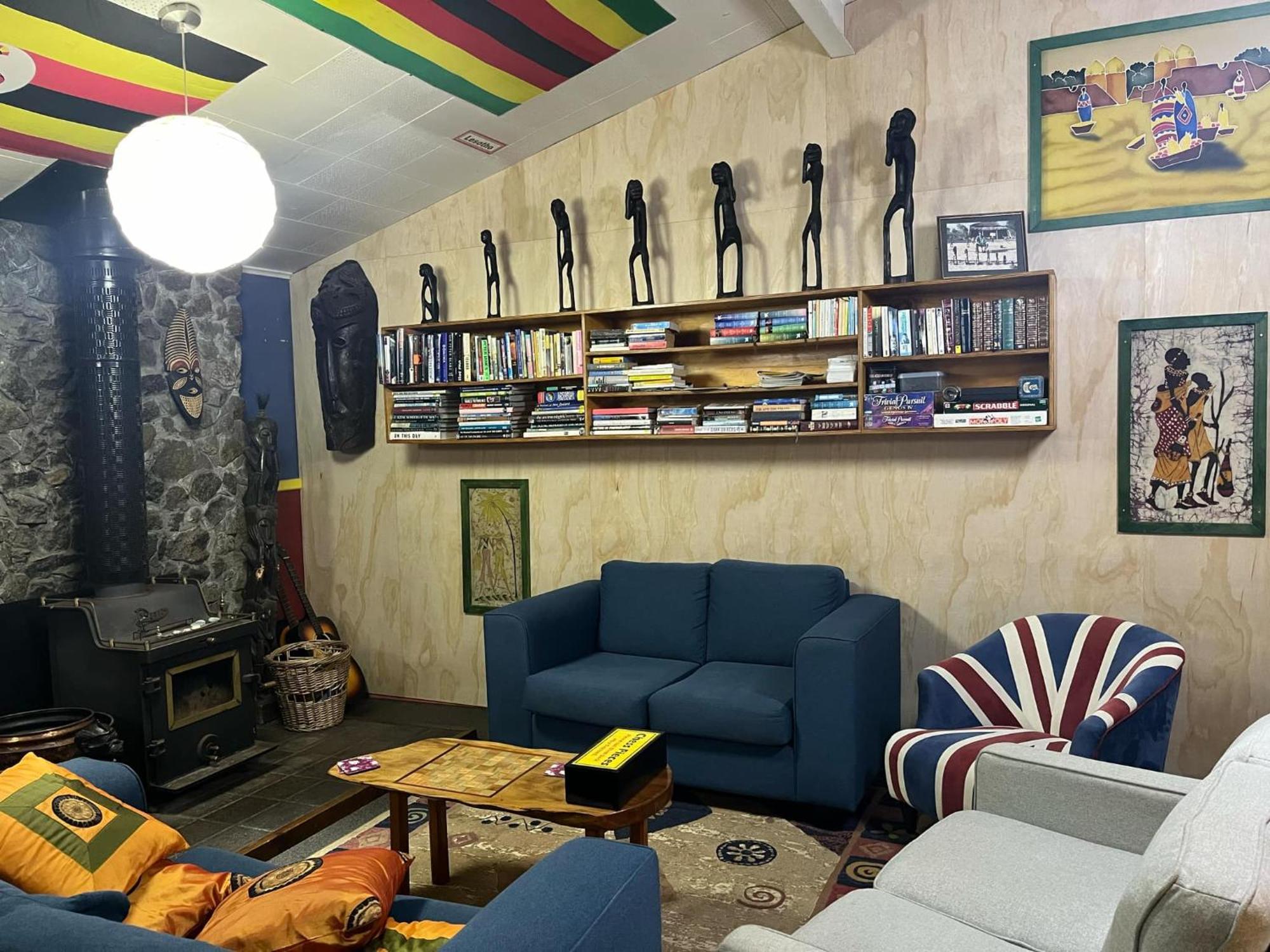 Global Village Travellers Lodge Greymouth Zewnętrze zdjęcie The living room at the 2014 edition of the World of Wear Shed