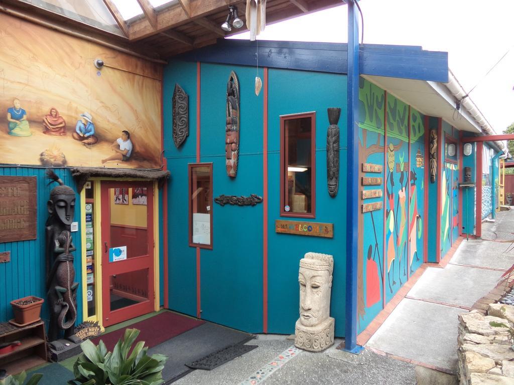 Global Village Travellers Lodge Greymouth Zewnętrze zdjęcie The Tiki Lounge